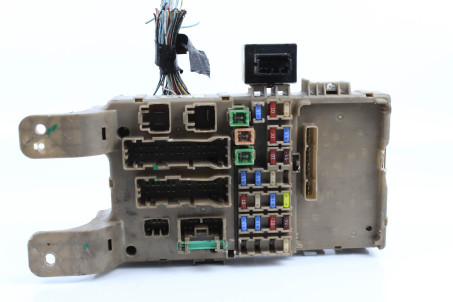 Блок предохранителей сервис 1.6 АКПП Toyota Corolla E12 (E120) 2000-2006 8273002040 (30878)
