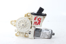 Моторчик склопідіймача передній правий Toyota Corolla E12 (E120) 2000-2006 6981002150 (30886)