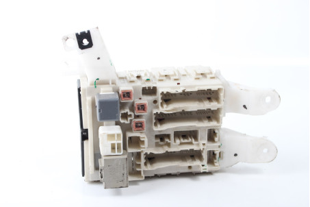 Блок предохранителей сервис Toyota Auris 2006-2012 8273002140 (30932)