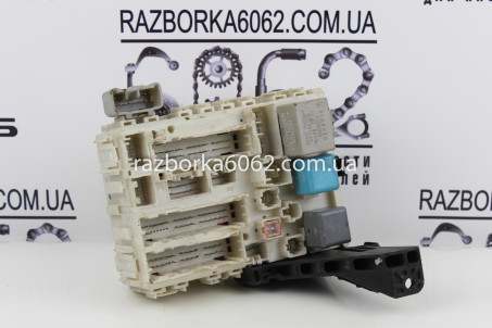 Блок предохранителей сервис 1.5 АКПП Toyota Yaris USA 2006-2009 седан 8273052610 (30939)