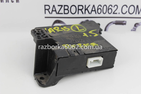 Блок управления печкой с конд Toyota Yaris USA 2006-2009 седан 8865052291 (30946)