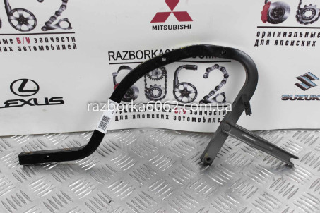 Петля кришки багажника ліва Toyota Yaris USA 2006-2009 седан 6450312150 (31001)