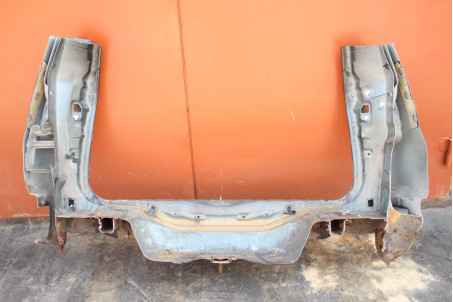 Панель задня кузовна з окулярами Mitsubishi Space Star 1998-2005 MR392913 (31336)