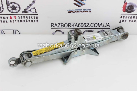 Домкрат Toyota Yaris USA 2006-2009 седан 0911147010 (31717)