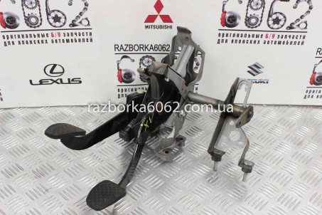 Блок педалей МКПП Subaru XV 2011-2016 36004FJ210 (32425)