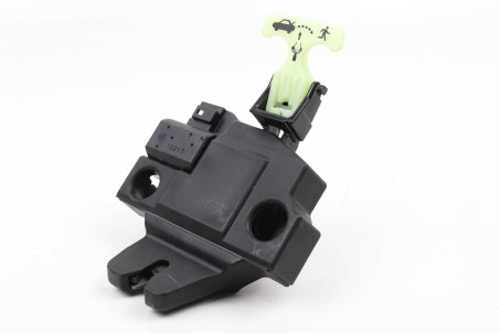 Замок кришки багажника Toyota Camry 55 USA 2015-2018 6460006041 (32676)