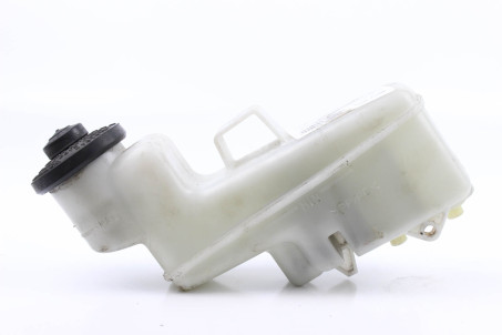 Бачок головного гальмівного циліндра Toyota Camry 55 USA 2015-2018 4722006180 (32722)
