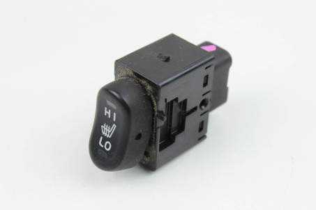 Кнопка підігріву LH Mitsubishi Colt (Z30) 2004-2012 MN108339 (34543)