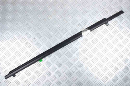 Молдинг стекла двери задний левый Subaru Impreza (GD-GG) 2000-2007  (34729)