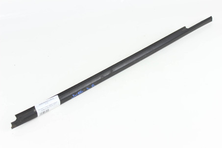 Молдинг скла двері задній правий Nissan Juke (YF15) 2010-2019 828161KA0A (36448)