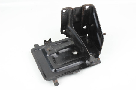 Кронштейн полки АКБ 06-09 Mitsubishi Galant (DJ) 2003-2012 MN165772 (36514)