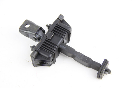 Ограничитель двери передний Toyota Avensis T25 (T250) 2003-2009 6861005040 (36684)