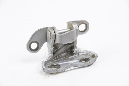 Петля двері задньої лівої верх Toyota Corolla E16 (E160) 2013-2018 687600D061 (36775)