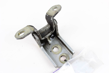 Петля двері задньої лівої низ Nissan Primera (P12) 2002-2009 824212F030 (37196)