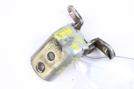 Петля двері задньої правої низ Nissan Primera (P12) 2002-2009 824202F030 (37197)