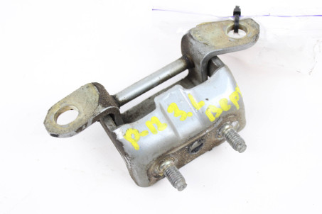 Петля двері задньої лівої верх Nissan Primera (P12) 2002-2009 82401AV630 (37198)