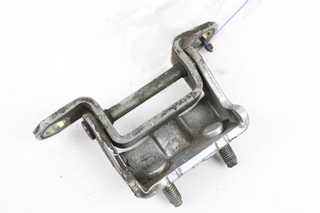 Петля двері задньої правої верх Nissan Primera (P12) 2002-2009 82400AV630 (37199)