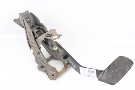 Педаль тормоза АКПП Nissan Primera (P12) 2002-2009 46501AV610 (37415)