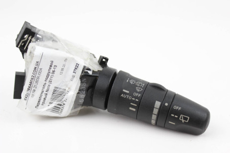 Переключатель подрулевой правый (авто) Nissan Note (E11) 2006-2013 252609U00A (37622)