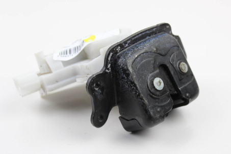 Замок крышки багажника 16- Toyota RAV-4 IV (XA40) 2012-2018 6935042070 (37809)