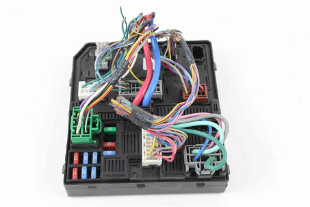 Блок запобіжників двигуна 2.5 14-17 Nissan X-Trail (T32-Rogue) 2014-2021 284B74BA0A (38296)