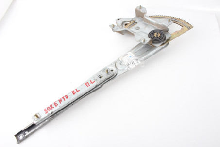 Склопідйомник передній лівий електро (без моторчика) Kia Sorento (BL) 2002–2009 824033E000 (38456)