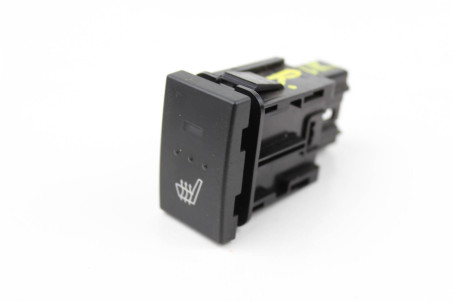 Кнопка підігріву LH Mazda 3 (BK) 2003-2008 BP4L66420 (38490)