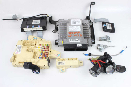 Блок керування двигуном комплект 2.4 АКПП Hyundai Sonata (LF) 2014-2018 USA 391112GGK4 (39240)