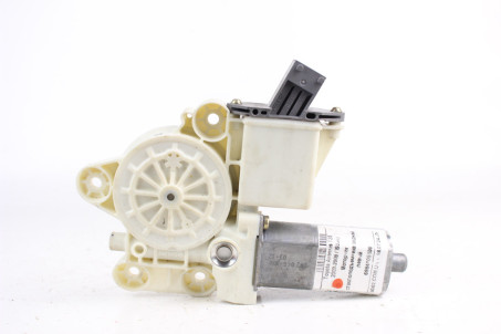 Моторчик склопідіймача задній лівий Toyota Avensis T25 (T250) 2003-2009 6984005100 (39326)