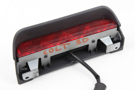 Фонарик в кр. багажника (центральный) 3D Mitsubishi Colt (Z30) 2004-2012 MR957377 (40025)