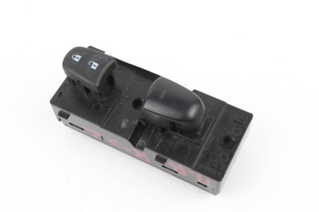 Кнопка стеклоподъемника одиночная передняя правая Nissan Pathfinder (R52) 2014-2020 254113TA1B (40556)