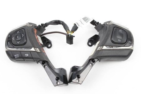 Кнопки керування на кермо Toyota Avalon (XX40) 2013-2018 8425007090 (40631)