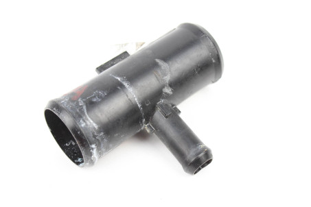 Тройник системы охлаждения 2.0 АКПП Mitsubishi Outlander Sport 2011-2022 USA 1370A627 (40884)