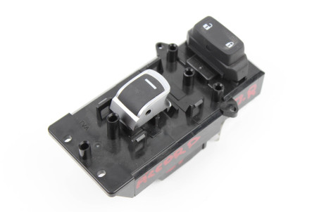 Кнопка стеклоподъемника одиночная передняя правая Honda Accord (CV) 2018- 35760TVAA01 (41182)