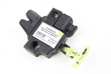 Замок крышки багажника USA Toyota Camry 40 (XV40) 2006-2011 6460033120 (41477)