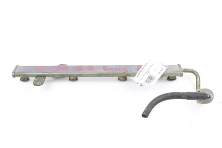 Рампа паливна 2.0 ie Nissan X-Trail (T30) 2002-2007 17520AU400 (42152)