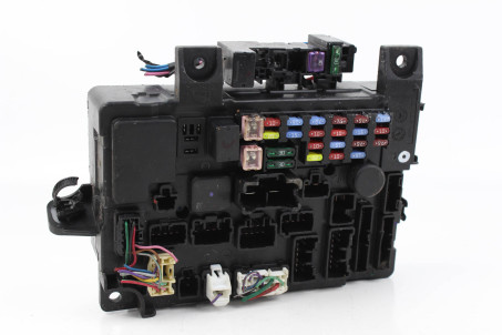 Блок предохранителей сервис Mitsubishi Outlander (GF) 2012- 8637A887 (42410)