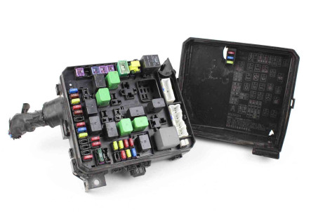 Блок предохранителей двигателя 2.0 11-14 Mitsubishi Outlander Sport 2011-2022 USA 8501B905 (42453)