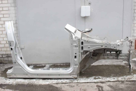 Чверть кузова передня права (стійка А+B) Nissan X-Trail (T32-Rogue) 2014-2021 F41804BAMA (42500)