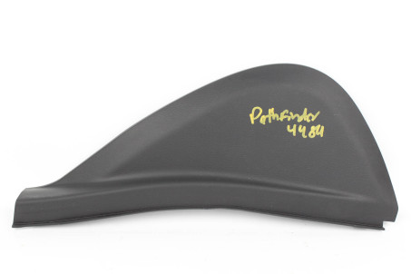 Накладка торпедо бокова права Nissan Pathfinder (R52) 2014-2020 684203JA0A (42833)