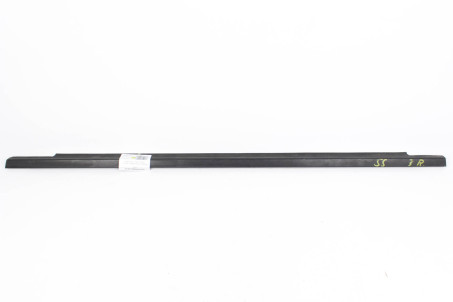 Молдинг скла двері задній правий Mitsubishi Space Star 1998-2005 MR135748 (43054)