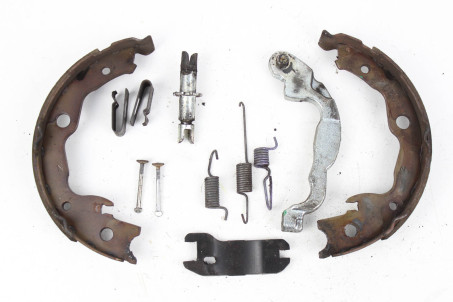 Механизм тормозной правый 4WD Nissan Juke (YF15) 2010-2019 44000ET01A (43334)