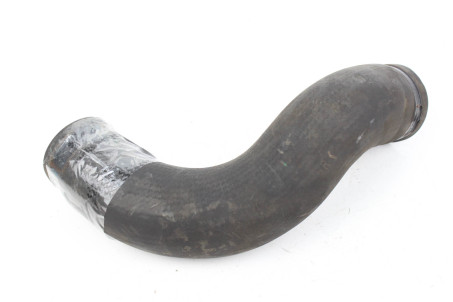 Патрубок интеркулера резина 1.6 XT Nissan Juke (YF15) 2010-2019 144631KC0B (43367)