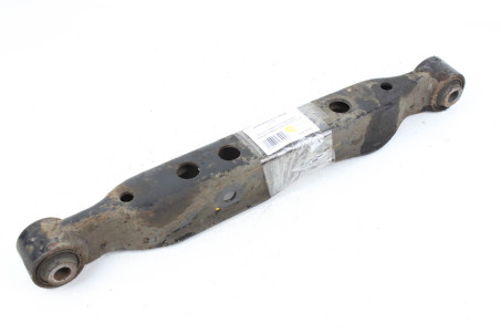 Рычаг задний поперечный нижний левый Nissan Juke (YF15) 2010-2019 551101KD0A (43426)