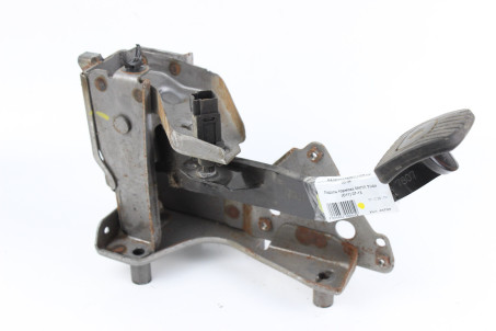 Педаль гальма МКПП Nissan Tiida (C11) 2007-2013 46501EM32B (43799)