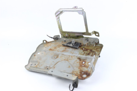 Полиця акумуляторна Nissan Versa/Note (E12) 2013-2017 648601HL0A (43962)