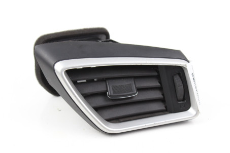 Дефлектор торпедо правий Nissan X-Trail (T32-Rogue) 2014-2021 687604BA0A (44241)