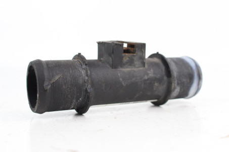 Фланець системи охолодження нижній 1.2 XT-1.6 XT Nissan Juke (YF15) 2010-2019 21537JD00A (44640)