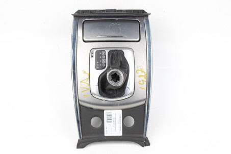 Накладка консоли Infiniti G (CV36) Coupe 2006–2014 969411NF7A (44970) дефект не большой 969411NG7A