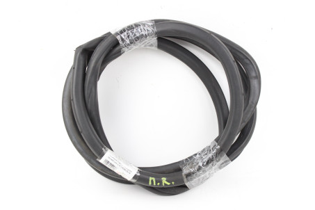 Уплотнитель двери передней правой Lexus IS (XE30) 2013-2019 6231153040 (45024)